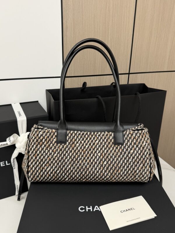 sy_no_267B9409B174886177AF8B9DC1C48734_2 Black Caviar Leather Bowling Bag