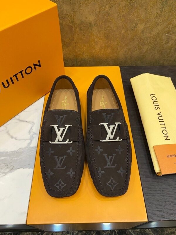 sy_no_26C6420FBC10782E2B61639784CC079A_0 Louis Vuitton Hockenheim / LV Driver Dark Grey Monogram Suede Moccasin