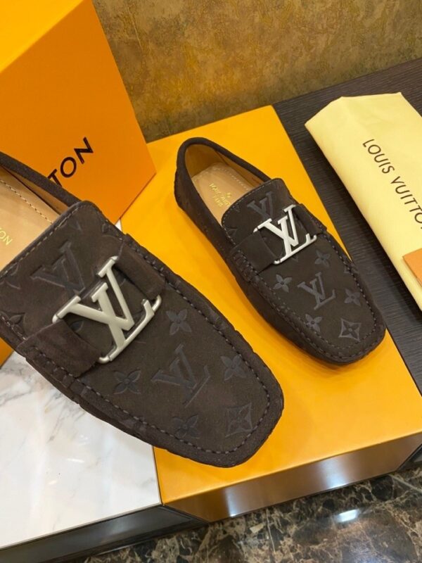sy_no_26C6420FBC10782E2B61639784CC079A_2 Louis Vuitton Hockenheim / LV Driver Dark Grey Monogram Suede Moccasin
