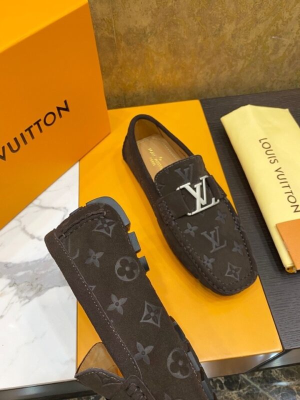 sy_no_26C6420FBC10782E2B61639784CC079A_3 Louis Vuitton Hockenheim / LV Driver Dark Grey Monogram Suede Moccasin