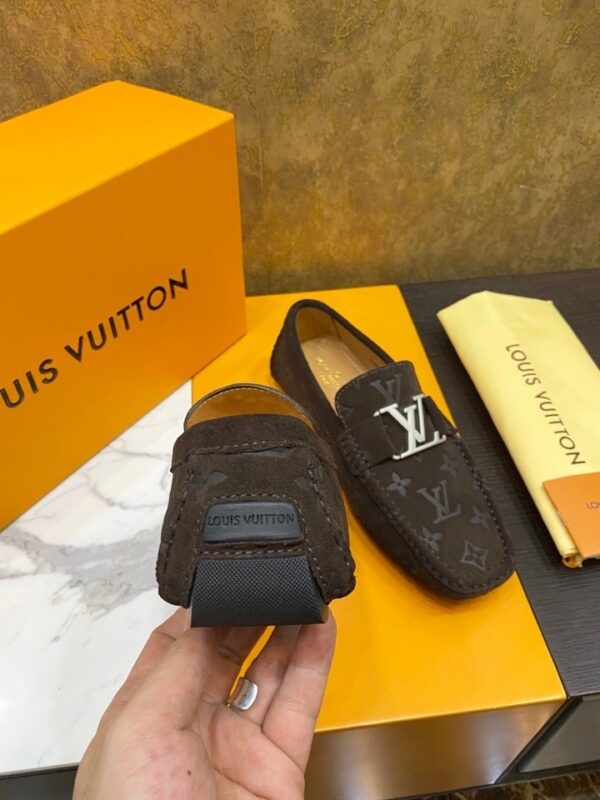 sy_no_26C6420FBC10782E2B61639784CC079A_6 Louis Vuitton Hockenheim / LV Driver Dark Grey Monogram Suede Moccasin