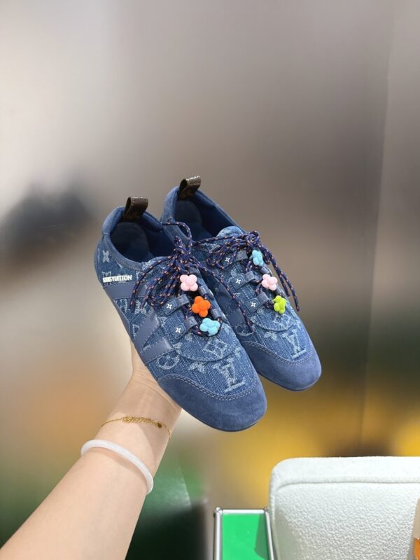 sy_no_26CCB86B7E4AA24EA6F71A6B68388458_4 Louis Vuitton Sneakerina Blue Monogram Denim Flower Thin-Sole Sneakers