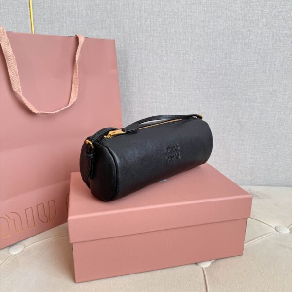 sy_no_275F254B24A7EF6302825C49DDB5A992_1 Black Leather Cylindrical Underarm Shoulder Bag