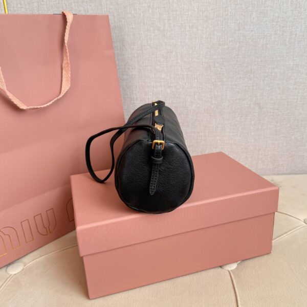 sy_no_275F254B24A7EF6302825C49DDB5A992_2 Black Leather Cylindrical Underarm Shoulder Bag