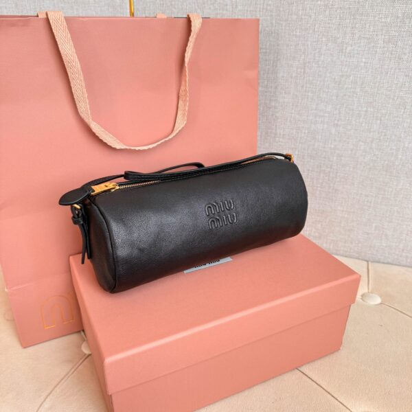 sy_no_275F254B24A7EF6302825C49DDB5A992_4 Black Leather Cylindrical Underarm Shoulder Bag
