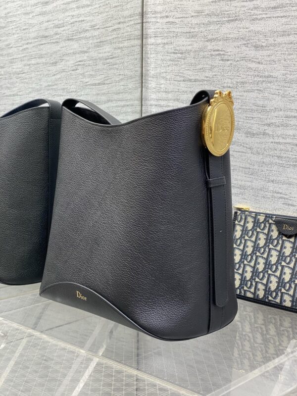 sy_no_2790E4384536EB3F60AFE8943AFAB388_4 Dior Medaillon Bucket Bag – New Spring/Summer Calfskin Shoulder Bag