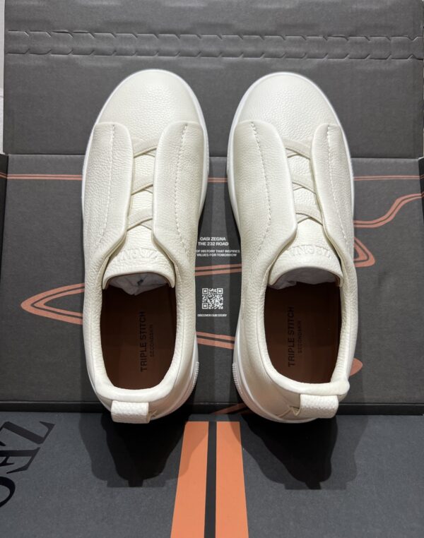 sy_no_282B457498AD448547F9BEB0BE85F953_4 Cream Pebbled Suede Triple-Cross Slip-On Shoes