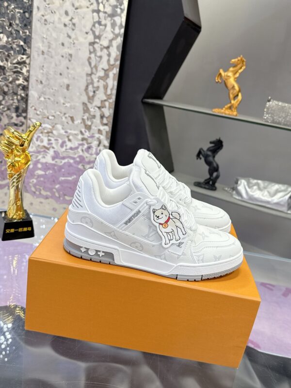sy_no_283C78E9B8F0DF71A742B6D94CEB39AB_1 Louis Vuitton LV Trainer Glacier White Puppy Charm Sneakers
