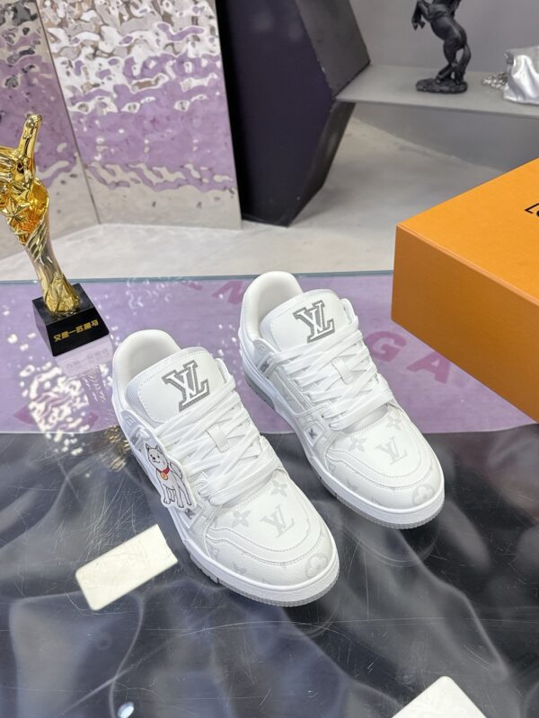 sy_no_283C78E9B8F0DF71A742B6D94CEB39AB_3 Louis Vuitton LV Trainer Glacier White Puppy Charm Sneakers