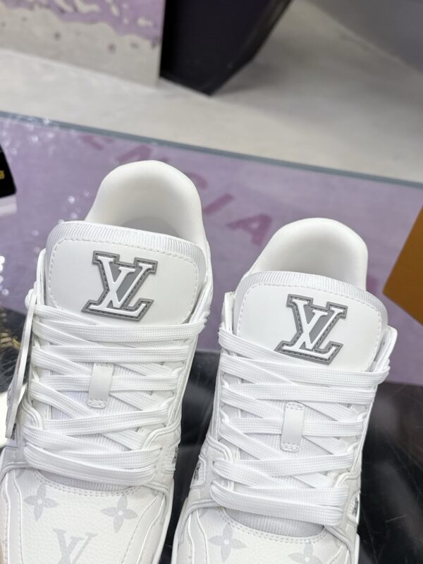 sy_no_283C78E9B8F0DF71A742B6D94CEB39AB_7 Louis Vuitton LV Trainer Glacier White Puppy Charm Sneakers
