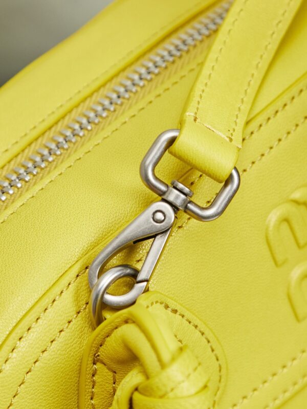 sy_no_29932791CF092948B30FD635844CE952_8 Miu Miu Vivant Medium Lambskin Crossbody/Shoulder/Handbag