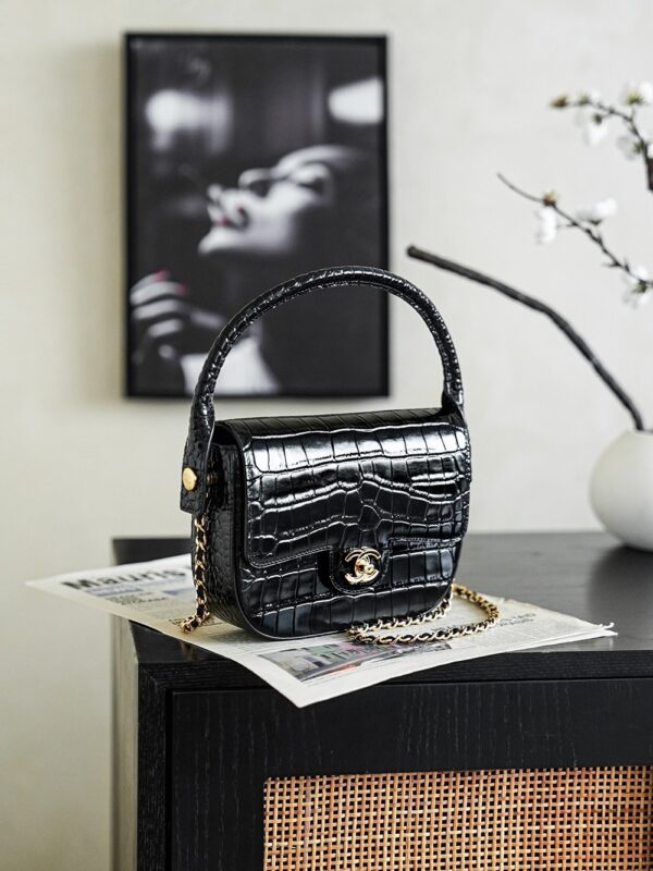 sy_no_2A8F92884B608037BCC46834D357CC50_1 Crocodile-Embossed Calfskin Top-Handle Bag