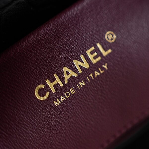 sy_no_2A8F92884B608037BCC46834D357CC50_8 Crocodile-Embossed Calfskin Top-Handle Bag