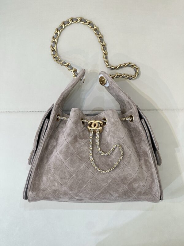 sy_no_2AAF5B078C3E5A87E8C3A5DC6FD1E5DF_0 Chanel Quilted Chain Shoulder/Crossbody Bag for Women