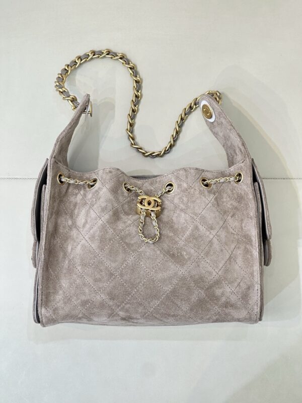 sy_no_2AAF5B078C3E5A87E8C3A5DC6FD1E5DF_2 Chanel Quilted Chain Shoulder/Crossbody Bag for Women