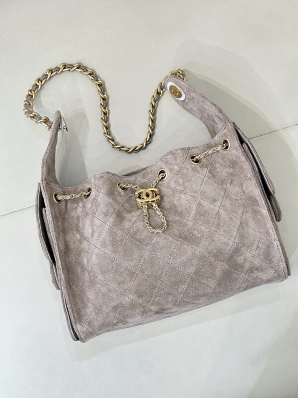 sy_no_2AAF5B078C3E5A87E8C3A5DC6FD1E5DF_3 Chanel Quilted Chain Shoulder/Crossbody Bag for Women