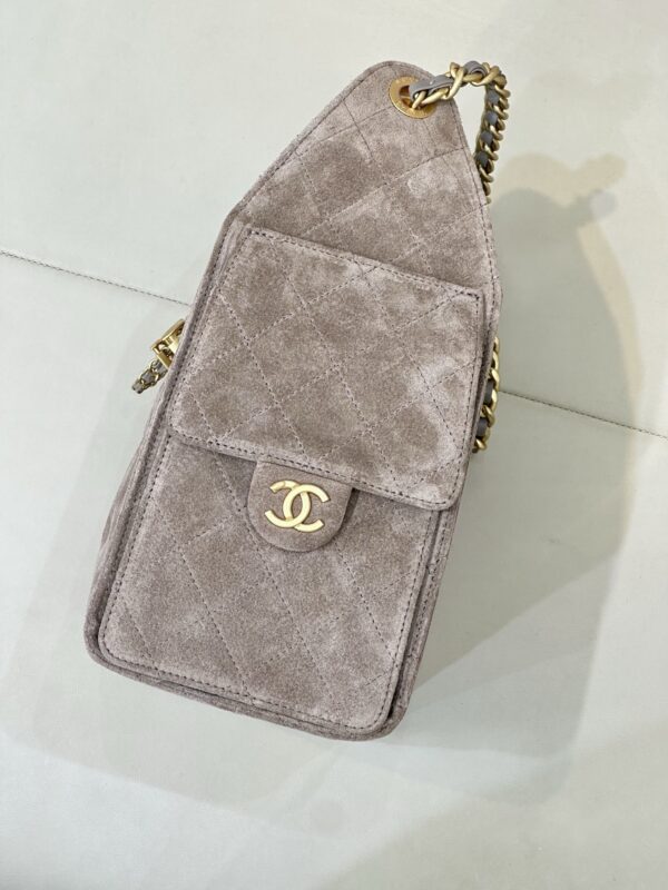 sy_no_2AAF5B078C3E5A87E8C3A5DC6FD1E5DF_6 Chanel Quilted Chain Shoulder/Crossbody Bag for Women