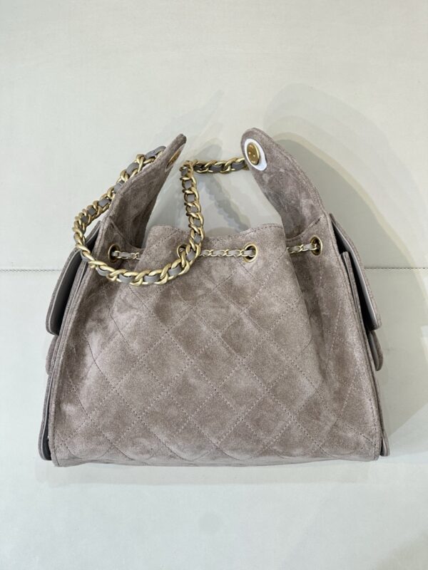 sy_no_2AAF5B078C3E5A87E8C3A5DC6FD1E5DF_7 Chanel Quilted Chain Shoulder/Crossbody Bag for Women