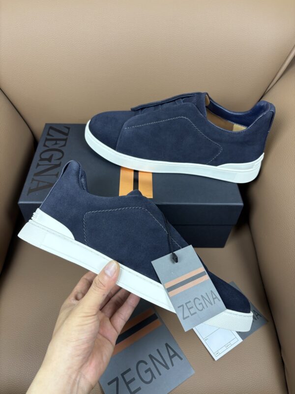 sy_no_2B5DC565488F2C99447C919897985410_0 Navy Blue Suede Slip-On Sneakers