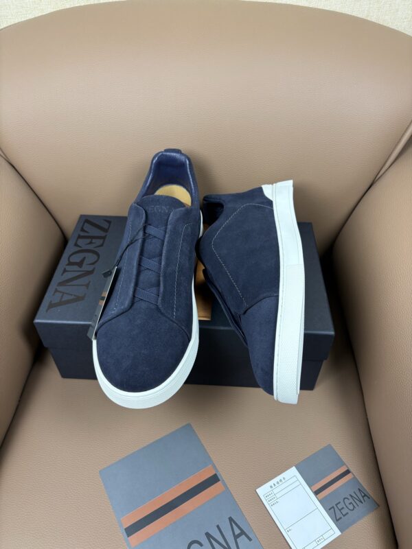sy_no_2B5DC565488F2C99447C919897985410_3 Navy Blue Suede Slip-On Sneakers