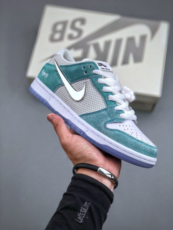 April Skateboards x Nike SB Dunk Low Pro – Mint Green / Silver