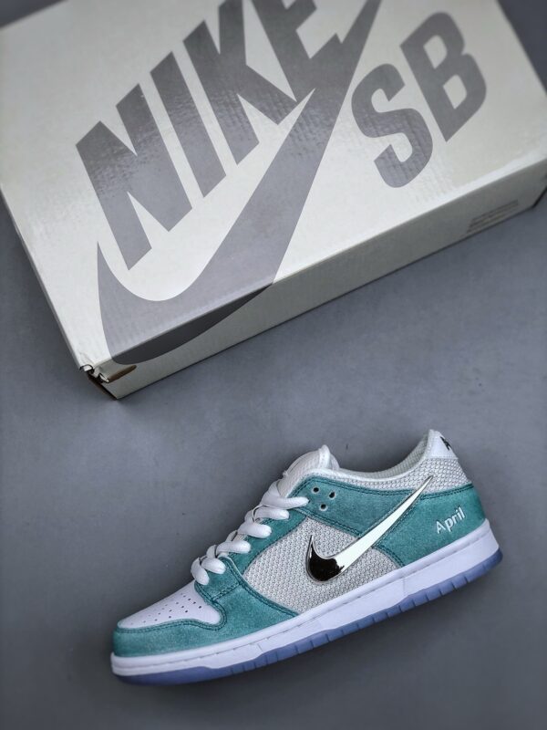 April Skateboards x Nike SB Dunk Low Pro – Mint Green / Silver