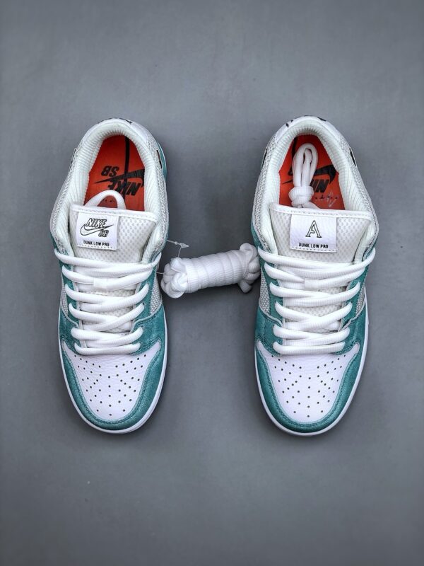 April Skateboards x Nike SB Dunk Low Pro – Mint Green / Silver