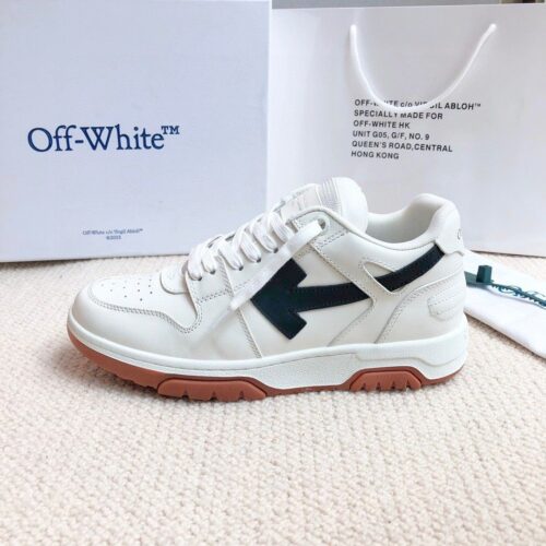 Cream & Black Arrow Low-Top Retro Sneakers