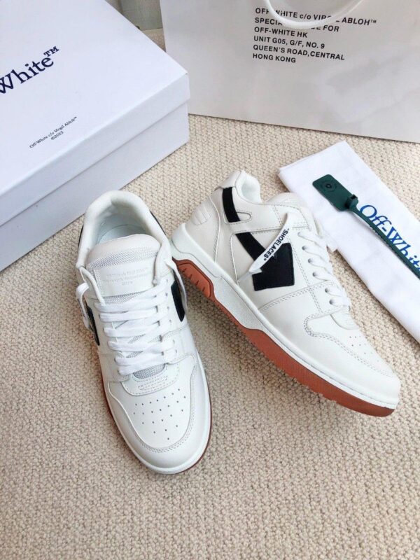 sy_no_2C0DC31724A8950ACB5409E284471113_6 Cream & Black Arrow Low-Top Retro Sneakers