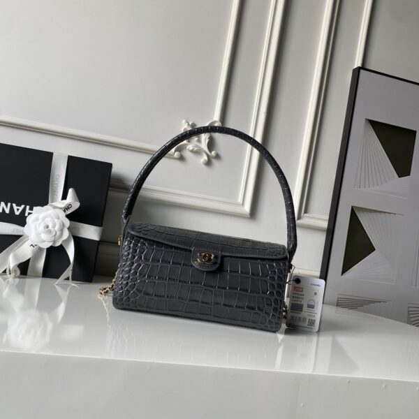 sy_no_2CC18A94DFB333B79844E878D75A6470_0 Charcoal Gray Crocodile-Embossed East-West Handbag