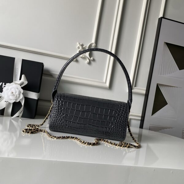 sy_no_2CC18A94DFB333B79844E878D75A6470_1 Charcoal Gray Crocodile-Embossed East-West Handbag