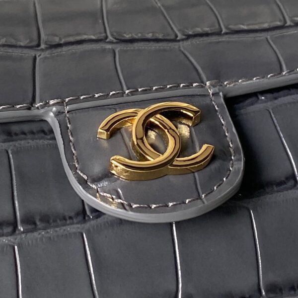sy_no_2CC18A94DFB333B79844E878D75A6470_2 Charcoal Gray Crocodile-Embossed East-West Handbag