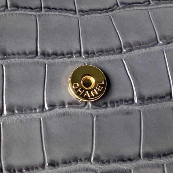 sy_no_2CC18A94DFB333B79844E878D75A6470_8 Charcoal Gray Crocodile-Embossed East-West Handbag