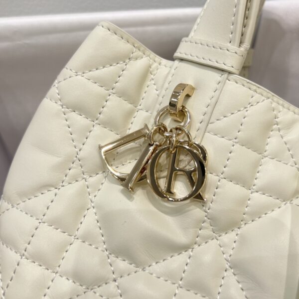 sy_no_2CE944625DB295185A5EA5B27D327027_3 Toujours Small Bag – White