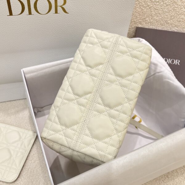 sy_no_2CE944625DB295185A5EA5B27D327027_4 Toujours Small Bag – White