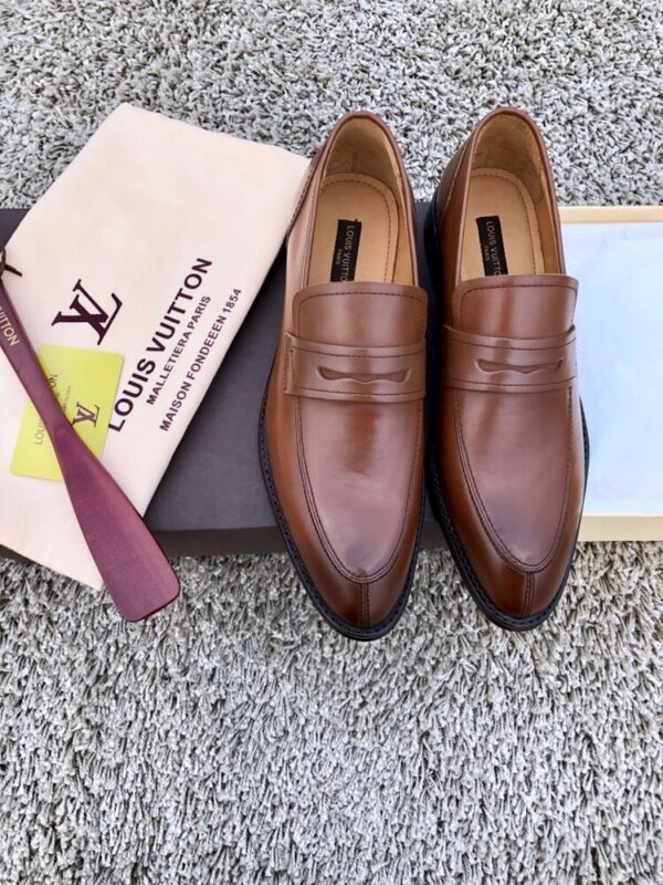 sy_no_2E51905B2BE3B351984D4FE0C43E3CB6_0 Brown & Caramel Calfskin Penny Loafers