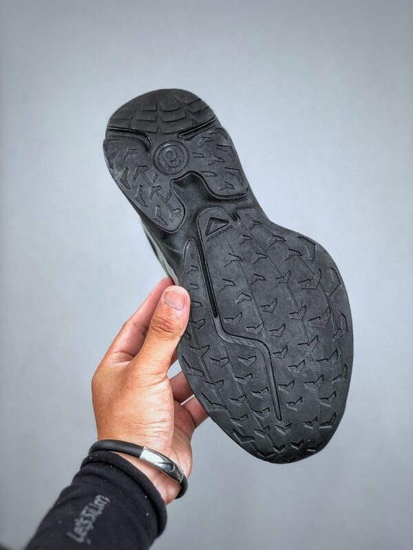 sy_no_2EF3F230D5D67DE1EAEE2F291D593F63_7 Black & Silver Metallic ACS Pro Tech Sneakers