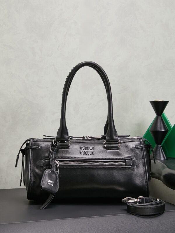 sy_no_2F1AB3EE431A4E2ADB0720A6AEBDB035_0 Black Leather Front-Zip Double-Handle Shoulder Crossbody Bag