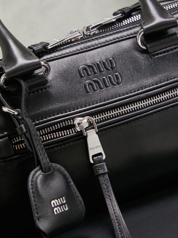 sy_no_2F1AB3EE431A4E2ADB0720A6AEBDB035_6 Black Leather Front-Zip Double-Handle Shoulder Crossbody Bag