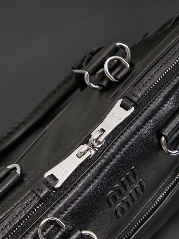 sy_no_2F1AB3EE431A4E2ADB0720A6AEBDB035_7 Black Leather Front-Zip Double-Handle Shoulder Crossbody Bag