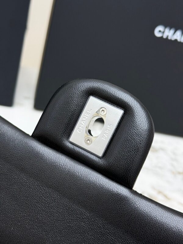 sy_no_2F3413BDFF0AFA498162FFD36D25452C_6 Chanel Classic Flap CF – Quilted Lambskin Leather with Silver Hardware