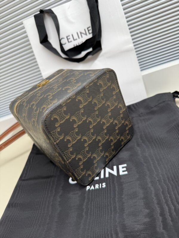 sy_no_2F38BCE7C6D24B036399D0FD4E44588A_8 Triomphe Frame Small Box Bag – Signature Print