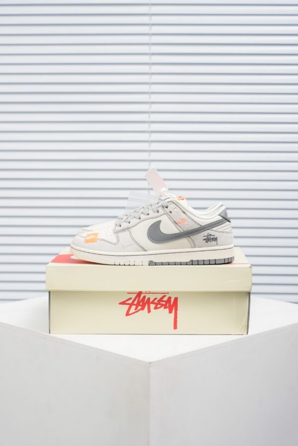 sy_no_2F3E15F5C9214DA4C830444BB8EF24DC_0 Stüssy x Nike Dunk Low Custom – Off-White / Grey / Orange