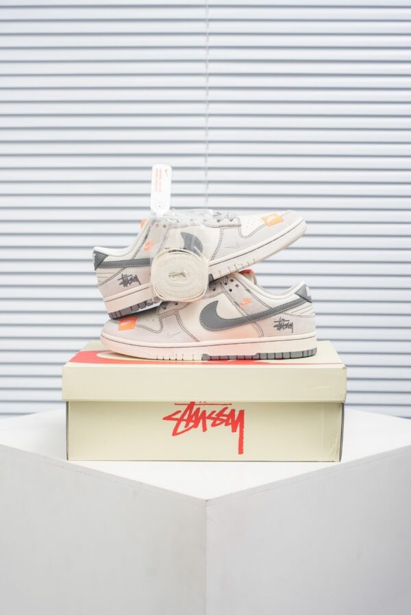 sy_no_2F3E15F5C9214DA4C830444BB8EF24DC_1 Stüssy x Nike Dunk Low Custom – Off-White / Grey / Orange