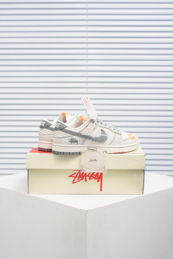 sy_no_2F3E15F5C9214DA4C830444BB8EF24DC_3 Stüssy x Nike Dunk Low Custom – Off-White / Grey / Orange