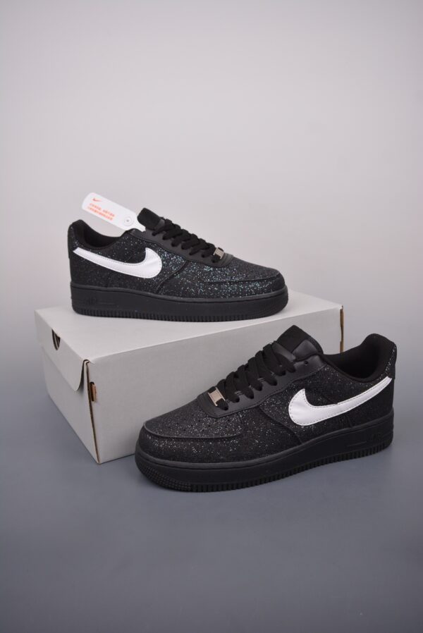 sy_no_304B110CC1F3DED43D20E539665643FA_4 Nike Air Force 1 Low – Black / Silver Glitter