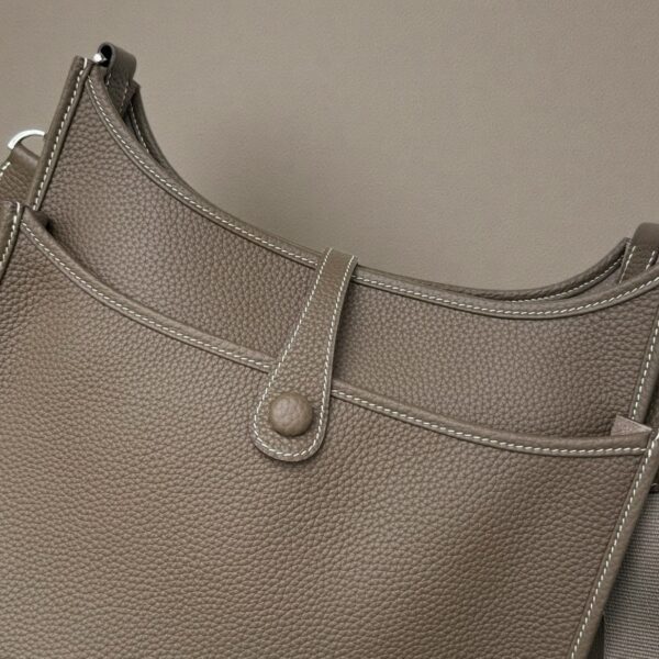 sy_no_30BEF2F5A23CFE45927D17D8207D4620_5 Hermès Evelyne 29 Shoulder & Crossbody Bag