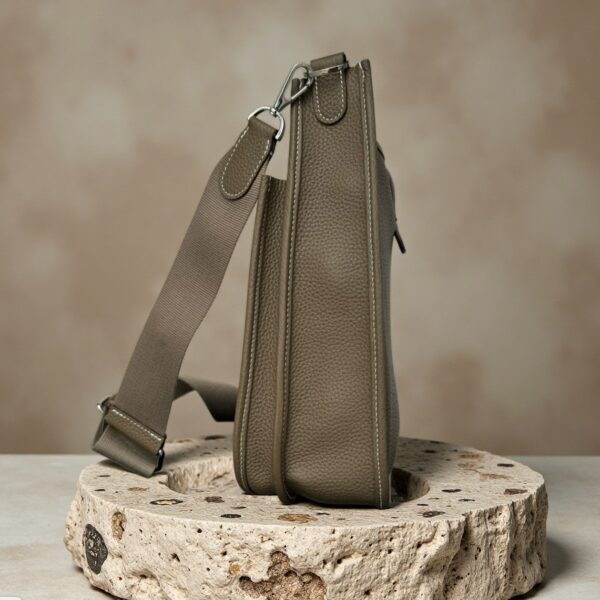 sy_no_30BEF2F5A23CFE45927D17D8207D4620_6 Hermès Evelyne 29 Shoulder & Crossbody Bag