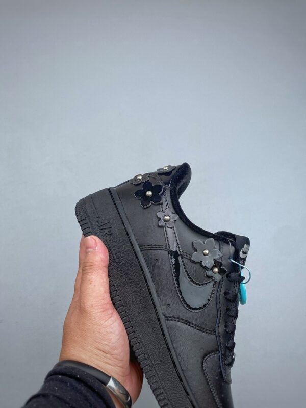 sy_no_30C6FDEDCB875547B617DCE8A75242FA_5 Nike Air Force 1 Low Custom Concept – Black Flower Studs