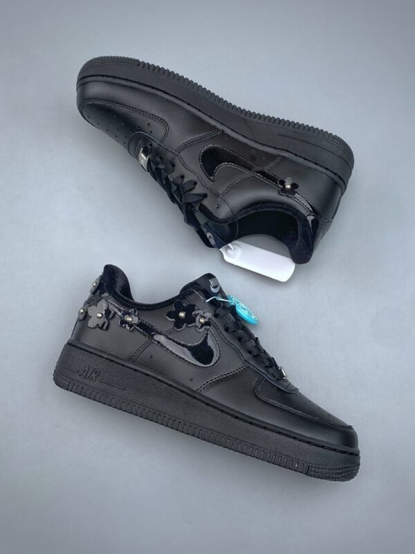 sy_no_30C6FDEDCB875547B617DCE8A75242FA_8 Nike Air Force 1 Low Custom Concept – Black Flower Studs